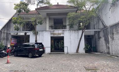 Tempat Usaha Raya Dharmahusada  Double WayStrategis*Ada lahan Parkir