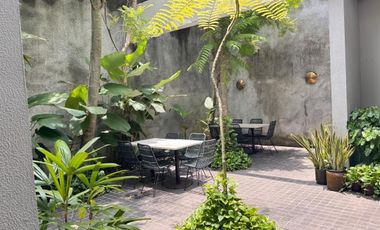 Tempat Usaha Raya Dharmahusada  Double WayStrategis*Ada lahan Parkir