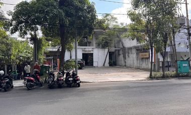 Tempat Usaha Raya Dharmahusada  Double WayStrategis*Ada lahan Parkir