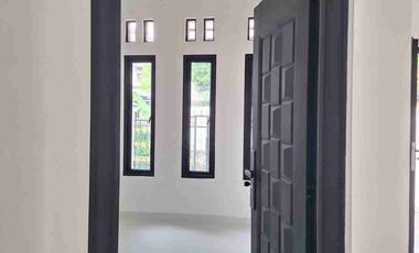 Disewakan Rumah Strategis Siap Huni di Duren Sawit Jakarta Timur