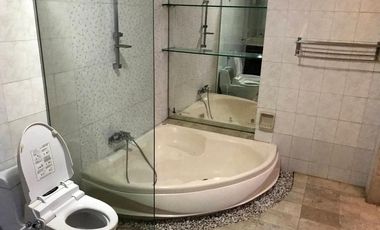 5 Bedroom Tropical House in Pejaten Barat