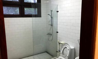 5 Bedroom Tropical House in Pejaten Barat