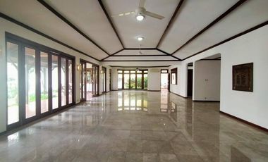 5 Bedroom Tropical House in Pejaten Barat