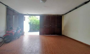 5 Bedroom Tropical House in Pejaten Barat