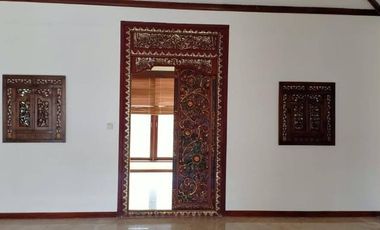 5 Bedroom Tropical House in Pejaten Barat