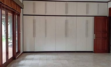 5 Bedroom Tropical House in Pejaten Barat