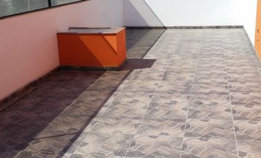 OCASION, LINDA CASA en SURCO 2 PISOS.