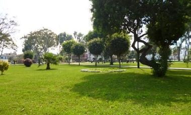OCASION, LINDA CASA en SURCO 2 PISOS.