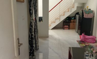 Dijual Rumah di Depok 2 Kamar Tidur Ada Halaman Atas Luas Harga 700jt Nego Strategis Dekat Tol & Fasilitas Umum