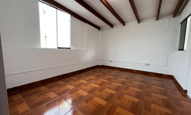 ✨ALQUILO LINDA CASA DE 4 PISOS, REMODELADA A MEDIA CUADRA DEL PARQUE “LOMA AMARILLA” Y DE LA MUNICIPALIDAD DE SURCO