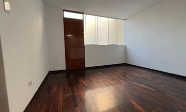 ✨ALQUILO LINDA CASA DE 4 PISOS, REMODELADA A MEDIA CUADRA DEL PARQUE “LOMA AMARILLA” Y DE LA MUNICIPALIDAD DE SURCO