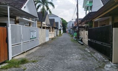 Rumah dijual dlm perumahan di Babarsari, Dekat Rumah sakit Sadewa Sleman Lt 105 m2