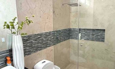 Casa de Lujo Amueblada en Renta en Valle Real