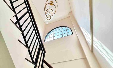 Beautiful Modern Villa with Smart System in Jimbaran