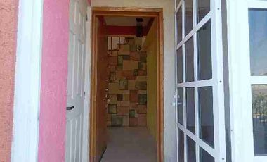 Se renta departamento modificado en fraccionamiento Villas del campos, Calimaya, Estado de México