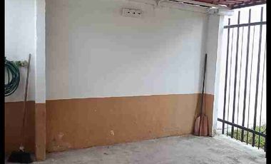 Se renta casa con estacionamiento techado en fraccionamiento villas del campo, Calimaya, Estado de México