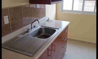 Se renta casa con estacionamiento techado en fraccionamiento villas del campo, Calimaya, Estado de México