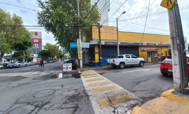 Bodegas y Locales en Av. Sor Juana, Tlalnepantla Centro en Esquina o Cabeza de Manzana