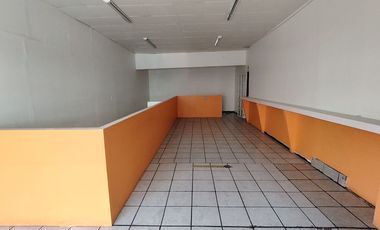 Bodegas y Locales en Av. Sor Juana, Tlalnepantla Centro en Esquina o Cabeza de Manzana