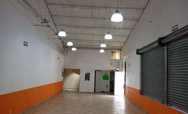 Bodegas y Locales en Av. Sor Juana, Tlalnepantla Centro en Esquina o Cabeza de Manzana