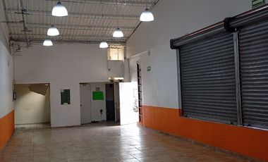Bodegas y Locales en Av. Sor Juana, Tlalnepantla Centro en Esquina o Cabeza de Manzana