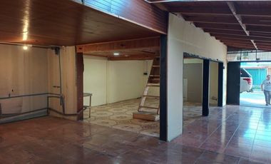 Se arrienda casa esquina en Villa Carlos González A 0895-C-350-S-GR