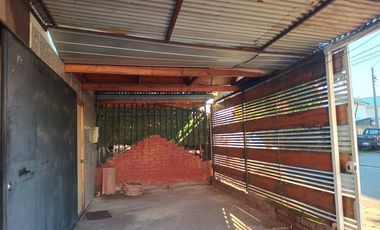 Se arrienda casa esquina en Villa Carlos González A 0895-C-350-S-GR