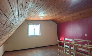 Se arrienda casa esquina en Villa Carlos González A 0895-C-350-S-GR