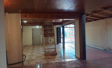 Se arrienda casa esquina en Villa Carlos González A 0895-C-350-S-GR