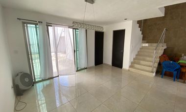 CASA CON LOCAL EN AVENIDA EN LAS AMÉRICAS III, MÉRIDA.