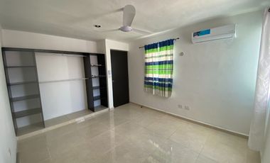 CASA CON LOCAL EN AVENIDA EN LAS AMÉRICAS III, MÉRIDA.