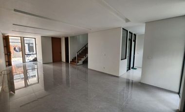 Dijual/For Sale  Rumah Baru 3 lantai , @Setra Duta Lavida 22