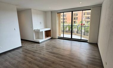 ¿Buscas la tranquilidad del campo con las comodidades de la ciudad? ¡Este apartamento en Chía es para ti! 🌿✨  Ubicado en la exclusiva y tranquila Ver