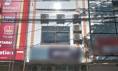 Ruko 3 Lantai Premium di Pinggir Jalan Raya Pusat Kota Makassar – Lokasi Strategis Untuk Bisnis