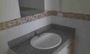 Alquilo Departamento Semiamoblado de 2 dormitorios en piso 3 con Ascensor  en Los Condominios CAMBORIU, diagonal al Colegio RUBIRA, EN EL CENTRO DE SALINAS