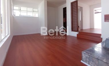 Alquiler Casa Comercial sector Remigio Crespo