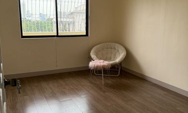 ESCOLTA TWIN TOWER BINONDO-CHINATOWN RIVER VIEW-  Very spacious 185sqm 4BR,4Bath,2 Parkings,newly renovated for sale,P23M only!