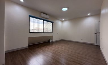 ESCOLTA TWIN TOWER BINONDO-CHINATOWN RIVER VIEW-  Very spacious 185sqm 4BR,4Bath,2 Parkings,newly renovated for sale,P23M only!