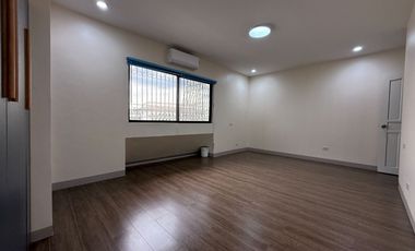 ESCOLTA TWIN TOWER BINONDO-CHINATOWN RIVER VIEW-  Very spacious 185sqm 4BR,4Bath,2 Parkings,newly renovated for sale,P23M only!