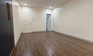 ESCOLTA TWIN TOWER BINONDO-CHINATOWN RIVER VIEW-  Very spacious 185sqm 4BR,4Bath,2 Parkings,newly renovated for sale,P23M only!