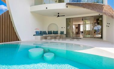 Exquisite 3-Bedroom Villa with Panoramic Seaviews in Plailaem