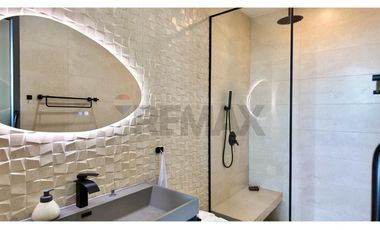 Exquisite 3-Bedroom Villa with Panoramic Seaviews in Plailaem