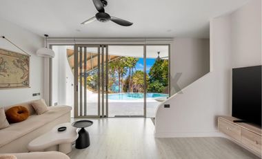Exquisite 3-Bedroom Villa with Panoramic Seaviews in Plailaem