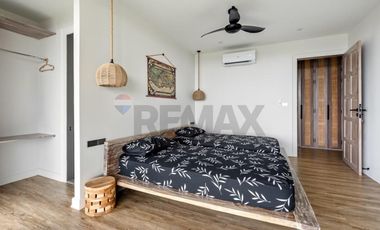 Exquisite 3-Bedroom Villa with Panoramic Seaviews in Plailaem