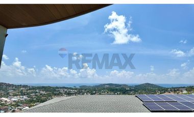 Exquisite 3-Bedroom Villa with Panoramic Seaviews in Plailaem