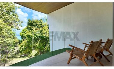 Exquisite 3-Bedroom Villa with Panoramic Seaviews in Plailaem