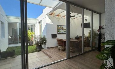 CASA AMUEBLADA EN RENTA DE UNA SOLA PLANTA, REMODELADA, ALTAMIRA,ZAPOPAN