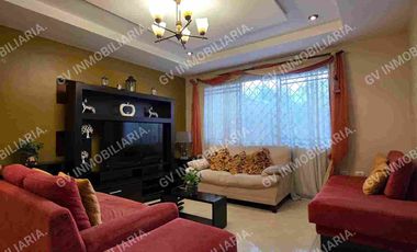 EN VENTA - CASA CON 3 DORMITORIOS AMPLIOS, sector Las Pencas - Av. Del Tejar.