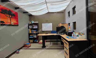 EN VENTA - CASA CON 3 DORMITORIOS AMPLIOS, sector Las Pencas - Av. Del Tejar.