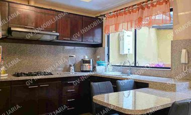 EN VENTA - CASA CON 3 DORMITORIOS AMPLIOS, sector Las Pencas - Av. Del Tejar.